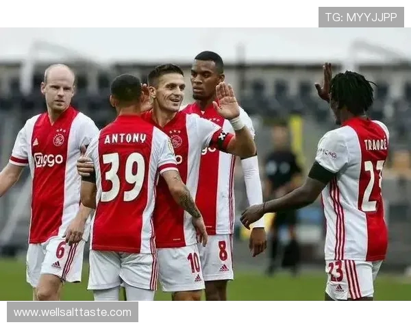 亚伯拉罕 2000 万欧登陆土超！贝西克塔斯豪购英格兰锋霸